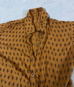 A crop Shirt