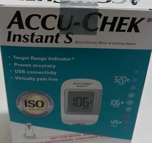 Accu-Chek Instant S blood Meter Kit
