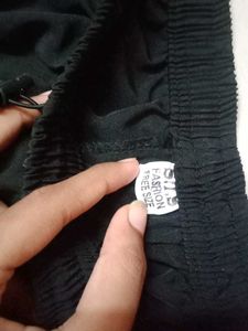 Black Cargo Pants - Relaxed Fit