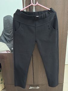 Stylish Black Capri Pants