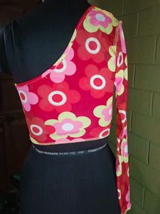 SHEIN Floral One-Sleeve Crop Top