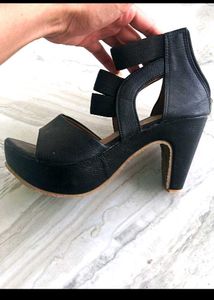 Black Platform Heels With 3pairs Of Socks