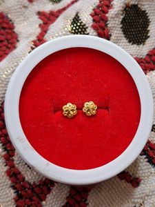 Beautiful New Flower Desine Studs