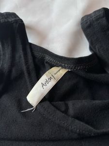 Black Sleeveless Crop Top