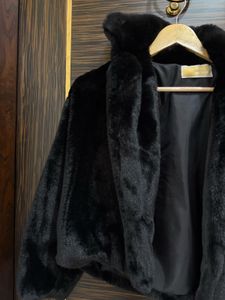 Regret Or buy BLACK FAUX COAT