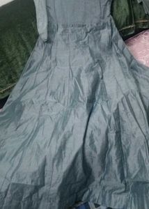 Elegant Ethnic Gown with similar legi