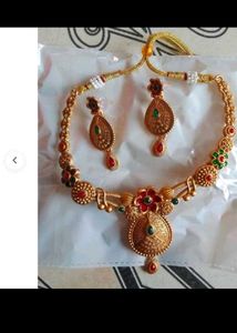 Jwellery Set With Two Earning No Coin New