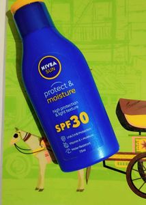 Glow with Nivea Sun SPF30