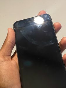 IPHONE 7+ 256GB MINOR CRACK ON DISPLAY
