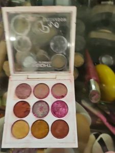 Insight Pro Eyeshadow Palette - 9 Colors