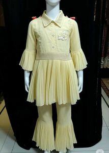 Cute Yellow GirlsKids Outfit