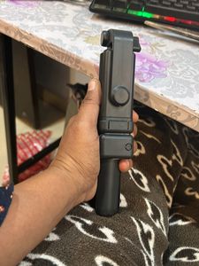 R1s Selfie Sticks With Light