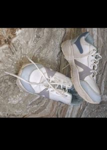 Used Women's Athletic Shoes