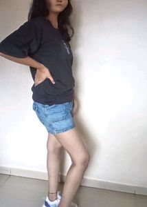 Black T-shirt