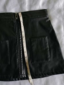 Chic Black Faux Leather Mini Skirt
