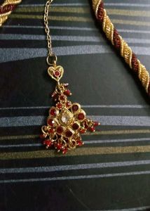 Jewellery Set With Classical Look