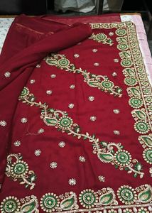 Women&#39;s Maroon &amp; Gold Embroidered Saree