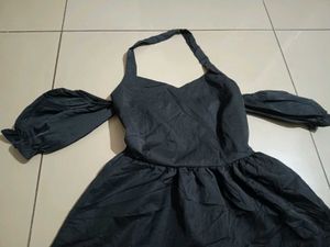 Off-Shoulder Black Dress Order On 1July And 100ff