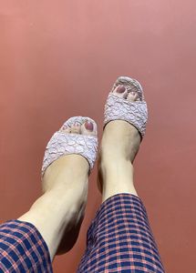SOFT PINK HEELS
