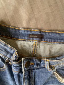 denim shorts+ black cutout shirt