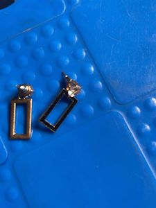 Stone With Black Enamal Earring
