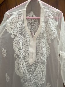 Beautiful White Chikankari Kurti