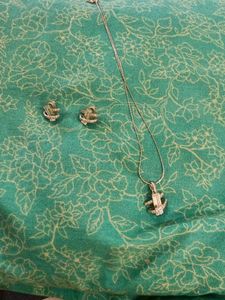 lovely Silver chain with diamond pendant and earri