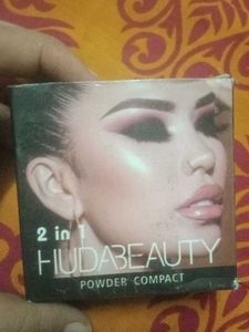 Huda Beauty Compact
