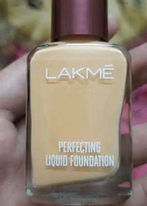 Lakme Perfecting Lequid Foundation