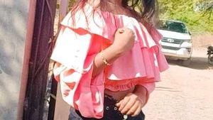It&#39;s A Off shoulder Top