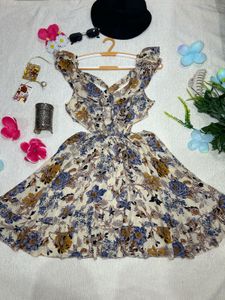 Beige Froral Summary Dress 👗