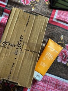 Dot &amp; Key Face Wash