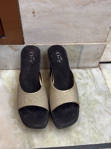 Chic Black &amp; Gold Heels