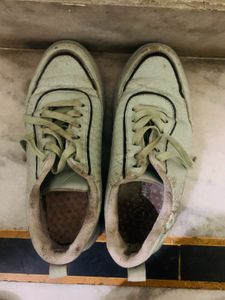 Used Casual Shoes