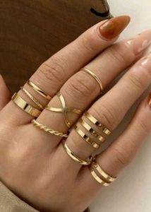 Gold Rings Set (8)