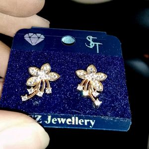 Stud Earrings(gold and diamond mixture)🥰