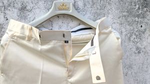 🌸 Elegant Shining Offwhite Men's Bandhgala Jacket