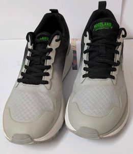 Mens Sports Shoes Size 6 🔥