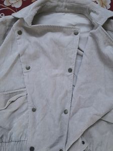 Beige Colored Corduroy Jacket With Balloon Sleeves And Fit