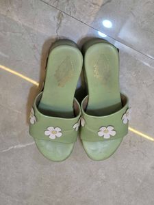 FLORAL SLIPPERS
