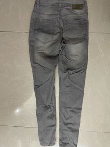 skinny grey jeans