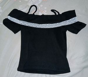 Coquette Lace off shoulder Top 🎀🖤