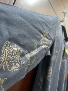 Grey N Gold Print By Avaasa.