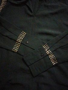 Black Studded Top 🖤