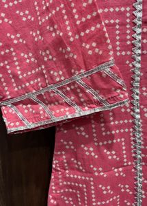 Pink bandhej kurta