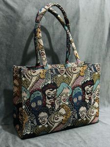 JACQUARD SHOULDER TOTE BAG