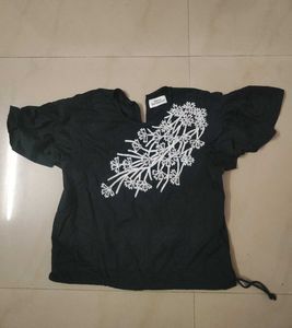 Women Black Tie Up Top With Ballon Sleeves