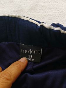 Tiny girl : Skirt with Shorts