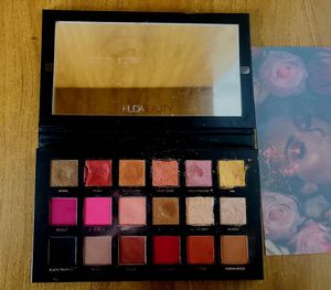 Huda Beauty Rose Gold Remastered Palette