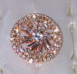This ring looks gorgeous on your finger